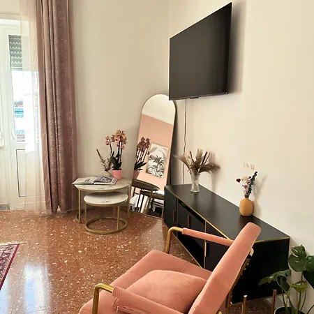 Appartamento Holiday Home *